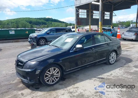 2008 Mercedes-Benz C 300 3.0L Luxury/Sport 4Matic z USA, uszkodzony, nr VIN WDDGF81X98F172078